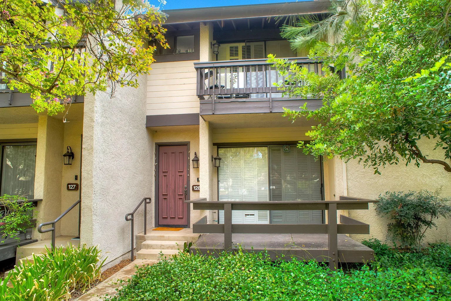 5711 Owensmouth Avenue- 128